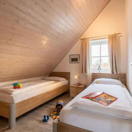 Captain's Comfortable